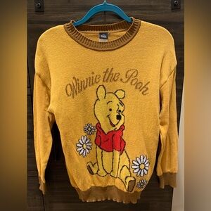 DISNEY Winnie the Pooh Wildflower Pullover Sweater Women’s Size Medium